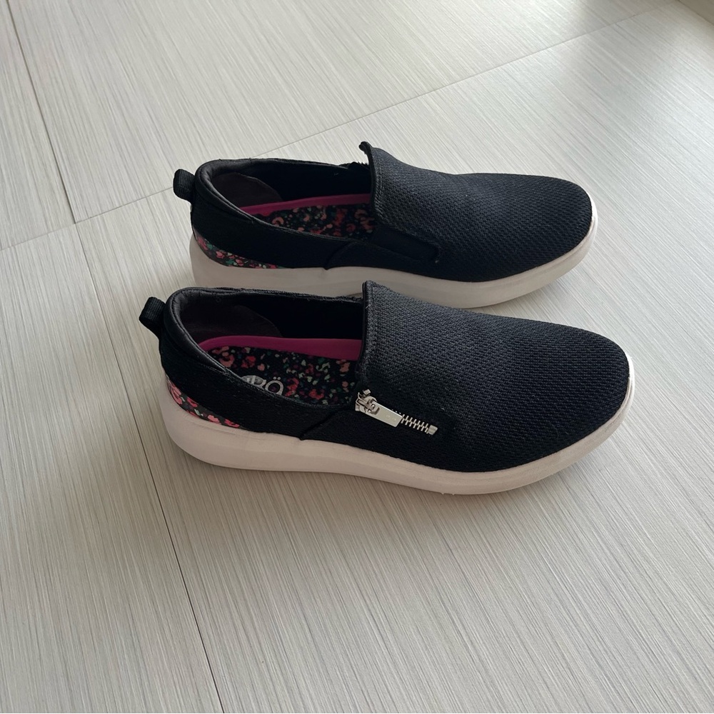 Slip ons - Picture 12 of 15